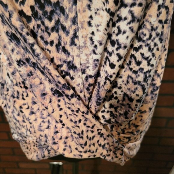 Doublju Tops Adorable Scoop Neck Shirt Very Flattering - Front gathered knot. - Picture 2 of 7